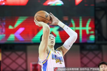 乐鱼-今天陈盈骏&amp;方硕&amp;周琦全被罚下 张鹏珲有高度能持球有三分真能用
